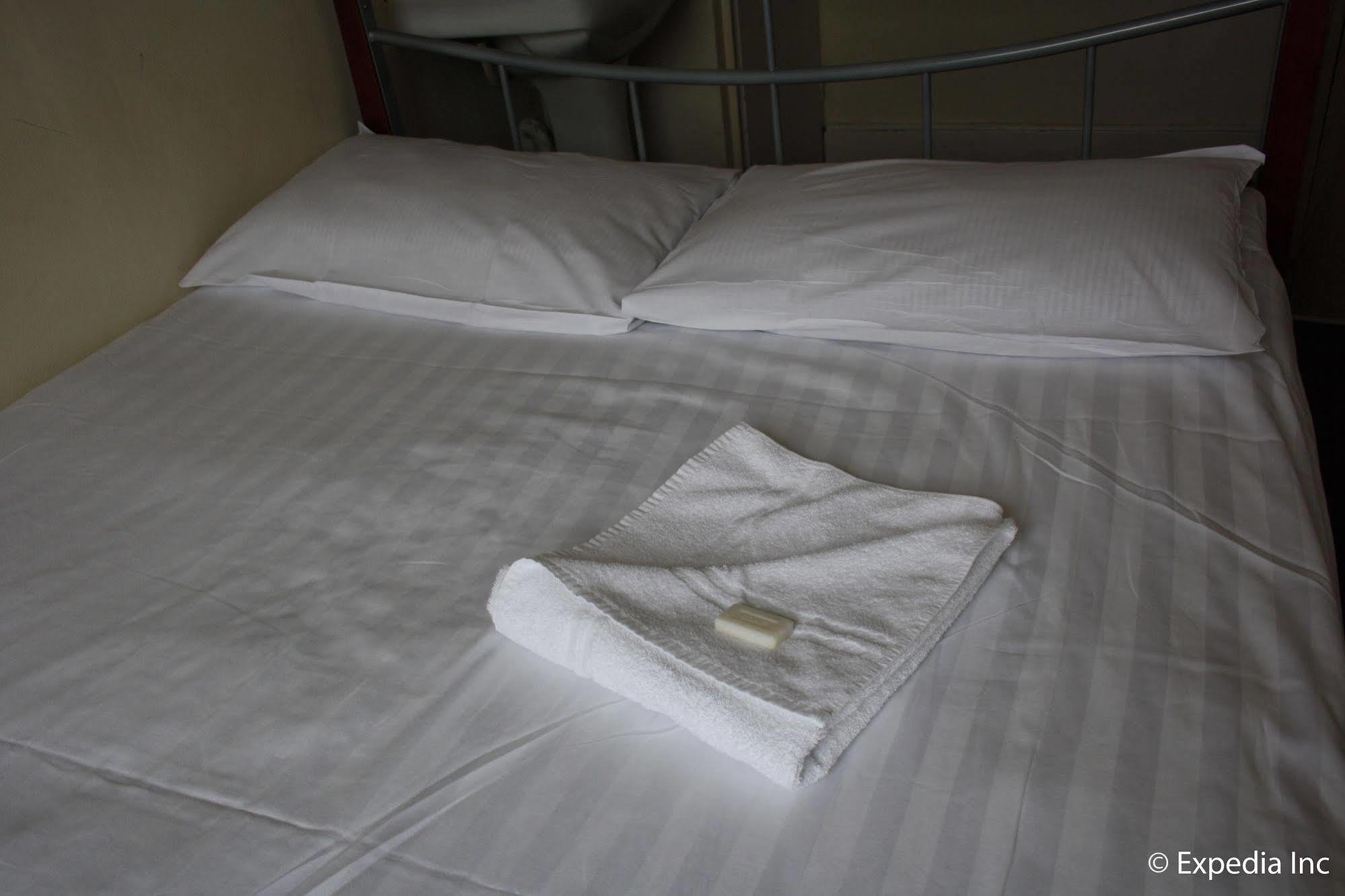 Daisy Hotel Лондон Экстерьер фото
