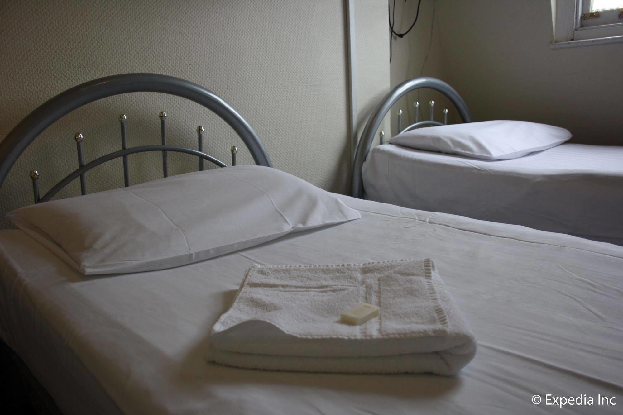 Daisy Hotel Лондон Экстерьер фото
